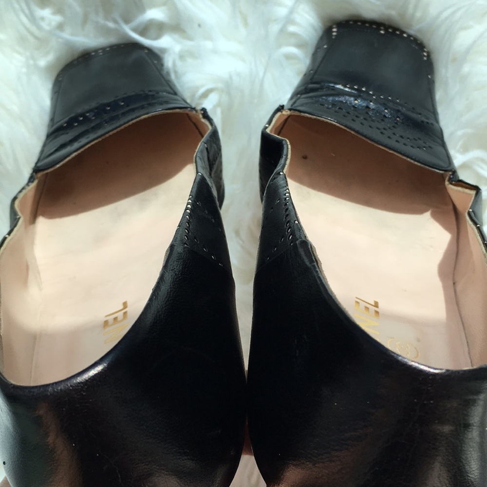 Authentic Chanel CC Logo Black Leather Heels - Picture 6 of 16